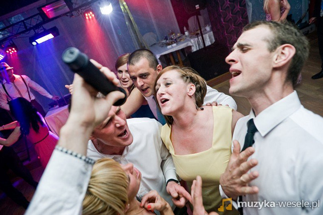 Karaoke prowadzone przez wodzireja weselnego