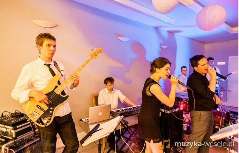 Zespół muzyczny z Wrocławia gra na weselu 